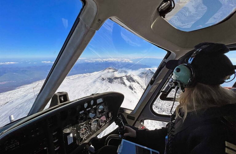 etna vue de l'hélicoptère